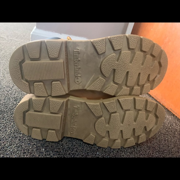 Tan kid timberlands size 5 in good condition. - Picture 6 of 6